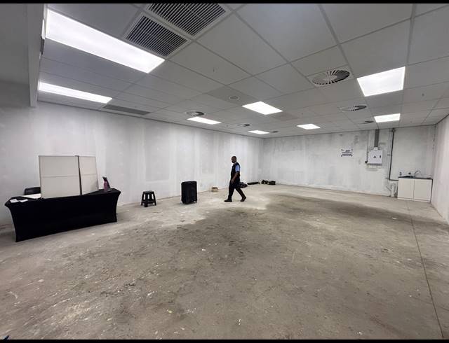 87M² RETAIL TO LET IN SOMERSET WEST MALL TRIANGLE